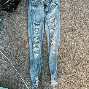 american eagle lightwash skinny jeans